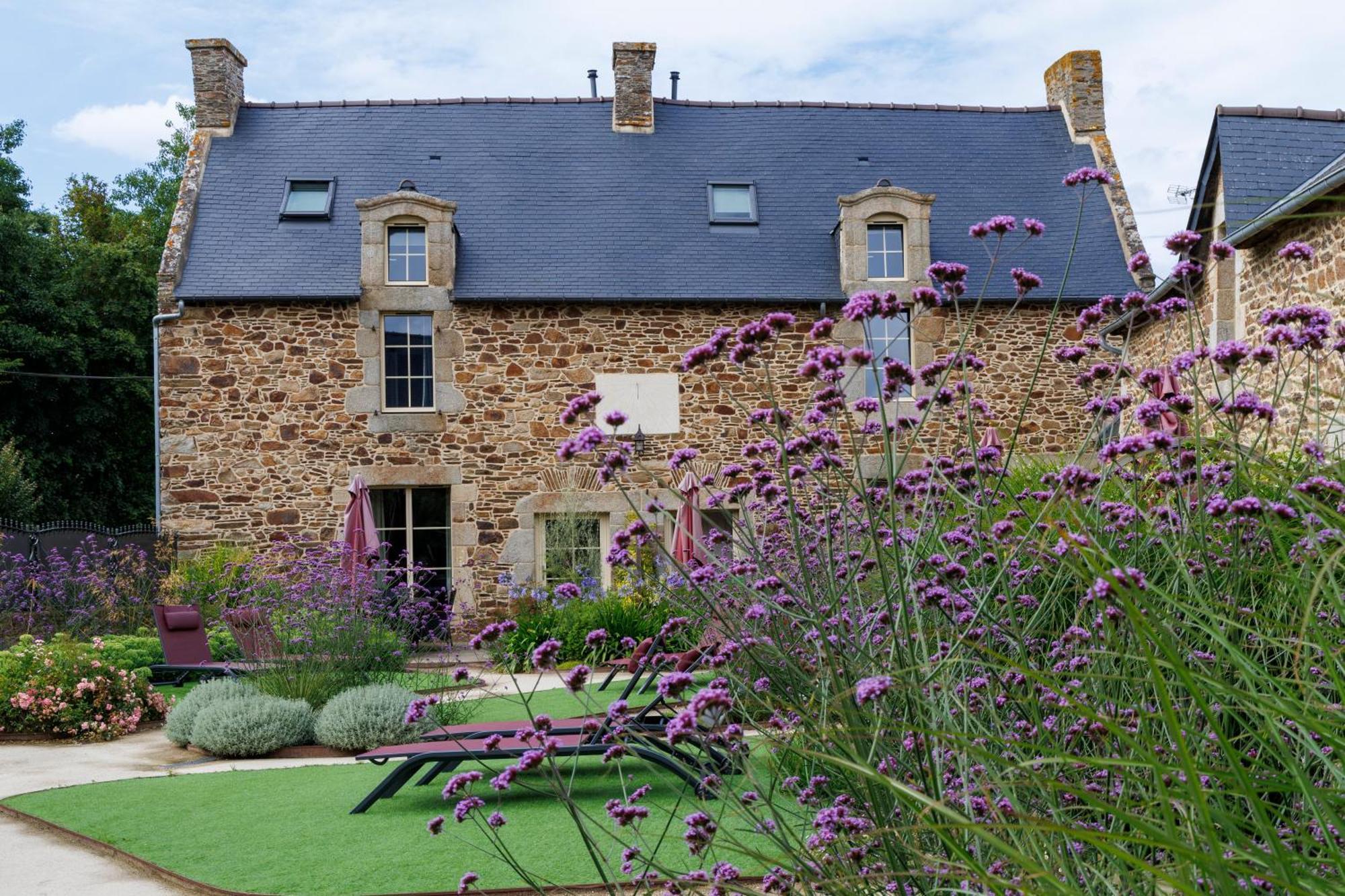 Les Gites Du Haut Pin Calorguen Exterior photo